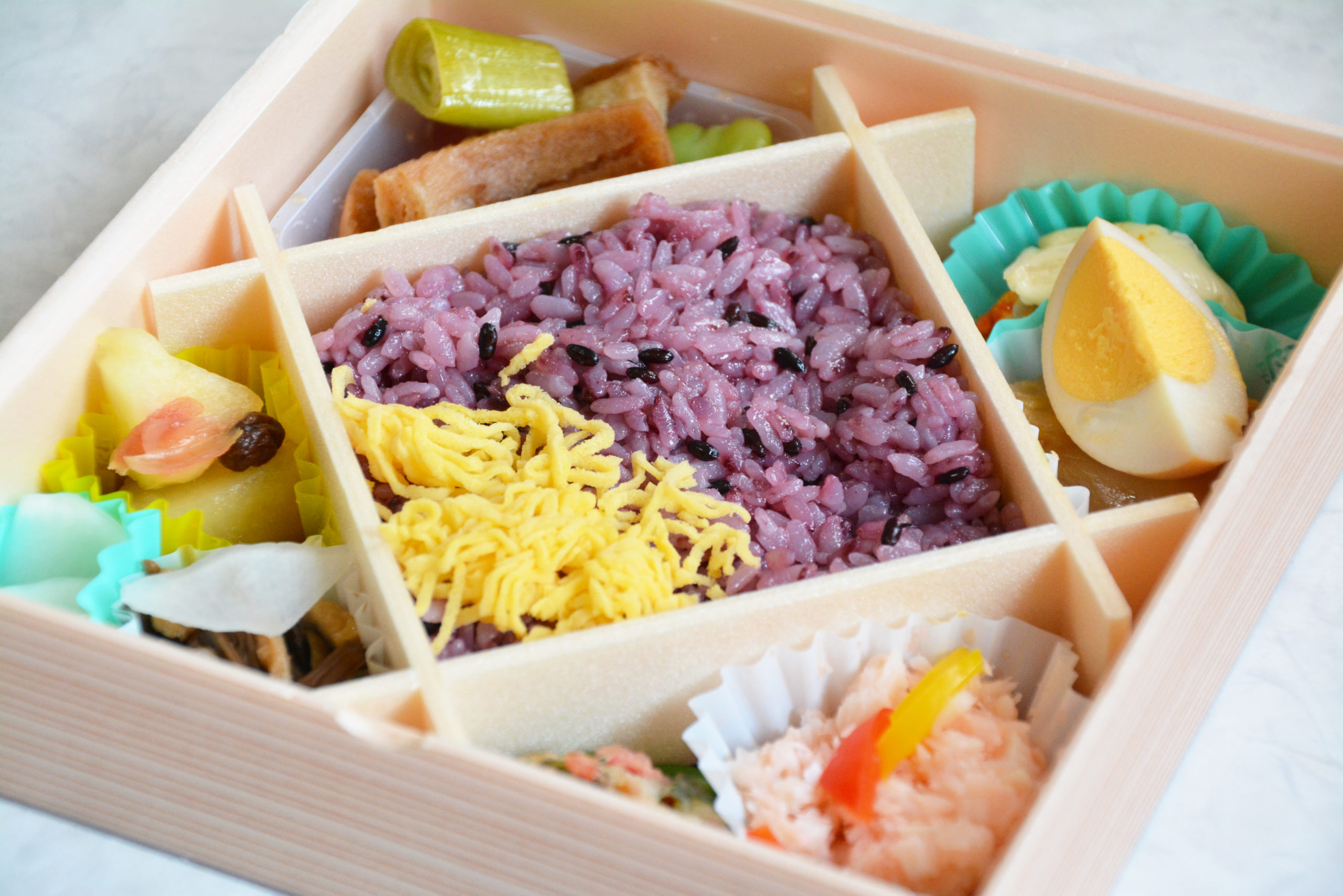 Which of the following is the beloved 'Shumai Bento' by the citizens of Yokohama?
